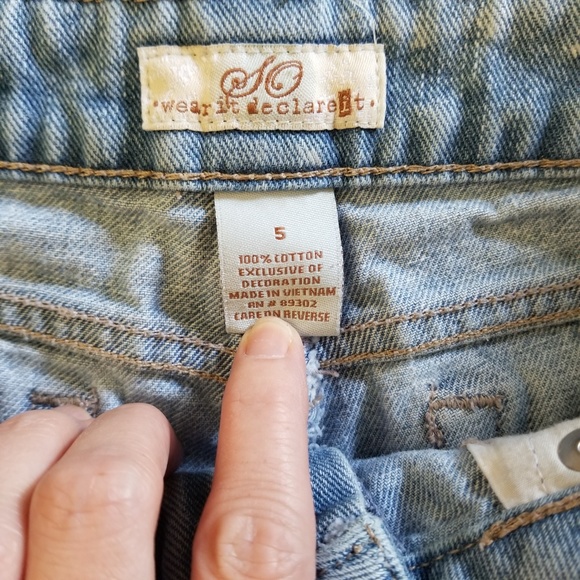 Jean Shorts - Picture 3 of 3